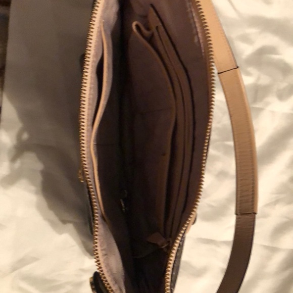 Authentic Michael Kors handbag - Picture 2 of 10